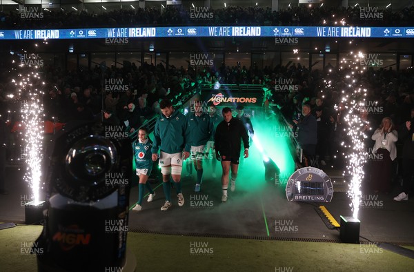 060326 - Ireland v Wales - Guinness Six Nations Championship - Dewi Lake of Wales leads the team out