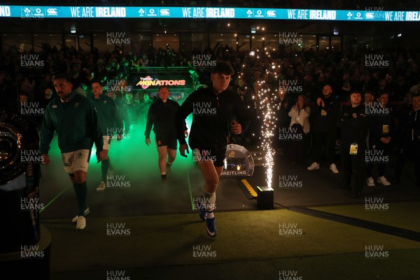 060326 - Ireland v Wales - Guinness Six Nations Championship - Eddie James of Wales 