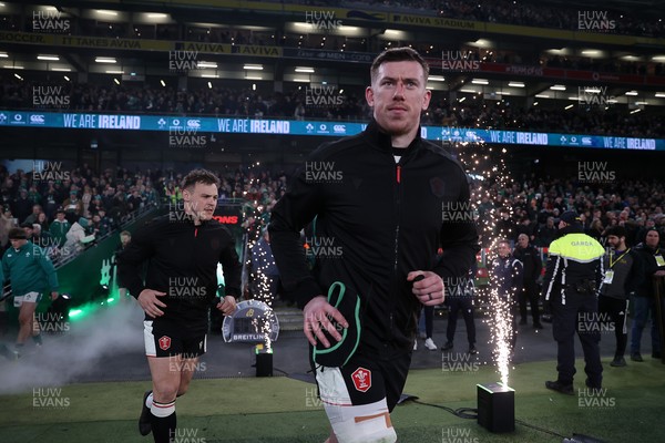 060326 - Ireland v Wales - Guinness Six Nations Championship - Adam Beard of Wales 