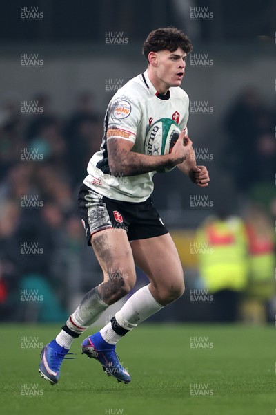 060326 - Ireland v Wales - Guinness Six Nations Championship - Eddie James of Wales 