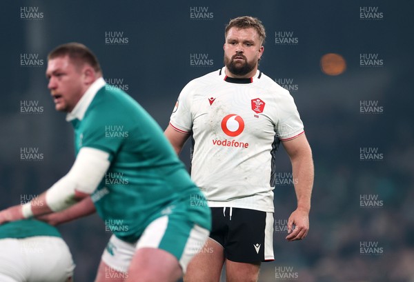 060326 - Ireland v Wales - Guinness Six Nations Championship - Tomas Francis of Wales 