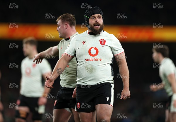 060326 - Ireland v Wales - Guinness Six Nations Championship - Nicky Smith of Wales 