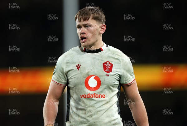 060326 - Ireland v Wales - Guinness Six Nations Championship - Alex Mann of Wales 