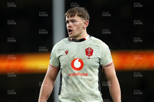 060326 - Ireland v Wales - Guinness Six Nations Championship - Alex Mann of Wales 