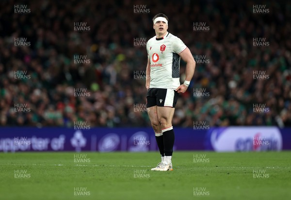 060326 - Ireland v Wales - Guinness Six Nations Championship - Joe Hawkins of Wales 
