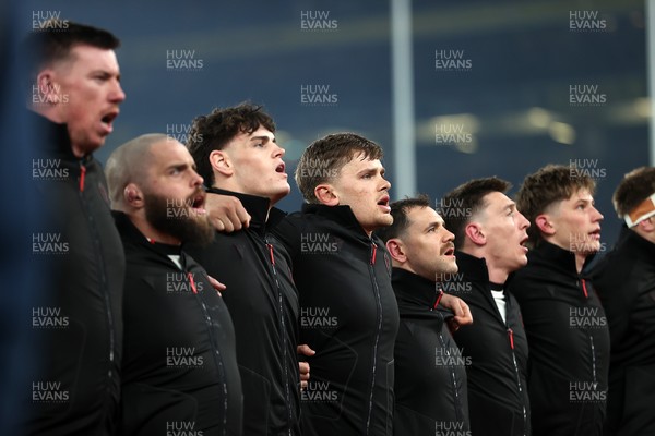060326 - Ireland v Wales - Guinness Six Nations Championship - Alex Mann of Wales sings the anthem