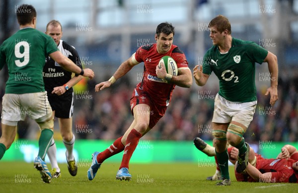 080214 - Ireland v Wales - RBS Six Nations 2014 -Mike Phillips of Wales gets into space