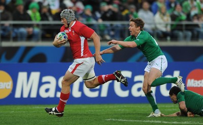 08.10.11 - Ireland v Wales - Rugby World Cup Quarter-Final 2011 - Jonathan Davies of Wales runs in to score try. 