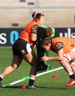 090526 - Ireland v Wales, 2026 Guinness Women’s 6 Nations - Natalia John of Wales and Stella Orrin of Wales during warm up