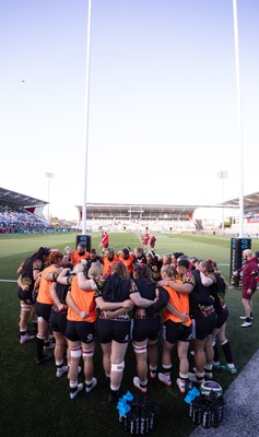 090526 - Ireland v Wales, 2026 Guinness Women’s 6 Nations - Wales team huddle prior to kick off