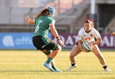 090526 - Ireland v Wales, 2026 Guinness Women’s 6 Nations - Kayleigh Powell of Wales looks to attack