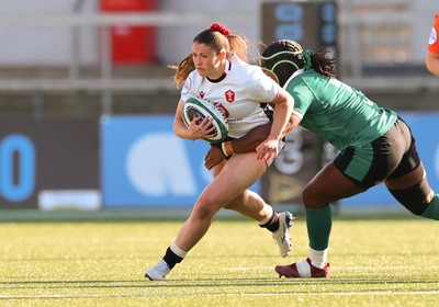 090526 - Ireland v Wales, 2026 Guinness Women’s 6 Nations - Kayleigh Powell of Wales looks to attack