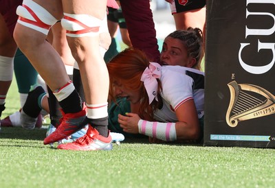 090526 - Ireland v Wales, 2026 Guinness Women’s 6 Nations - Georgia Evans of Wales powers over to score try