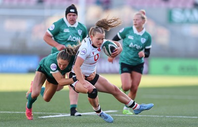 090526 - Ireland v Wales, 2026 Guinness Women’s 6 Nations - Carys Cox of Wales is tackled