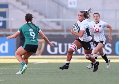 090526 - Ireland v Wales, 2026 Guinness Women’s 6 Nations - Bryonie King of Wales takes on Emily Lane of Ireland