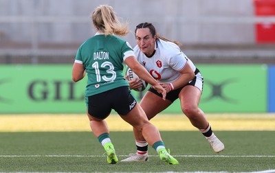 090526 - Ireland v Wales, 2026 Guinness Women’s 6 Nations - Courtney Keight of Wales takes on Aoife Dalton of Ireland