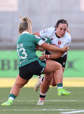 090526 - Ireland v Wales, 2026 Guinness Women’s 6 Nations - Courtney Keight of Wales takes on Aoife Dalton of Ireland