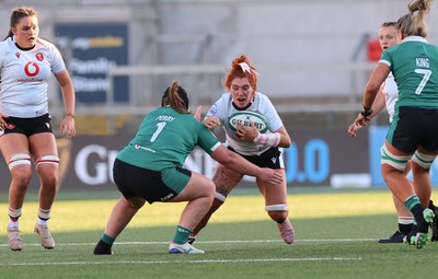 090526 - Ireland v Wales, 2026 Guinness Women’s 6 Nations - Georgia Evans of Wales takes on Ellena Perry of Ireland
