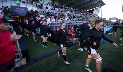 090526 - Ireland v Wales, 2026 Guinness Women’s 6 Nations - Alisha Joyce of Wales and Jasmine Joyce of Wales make their way out at the start of the match