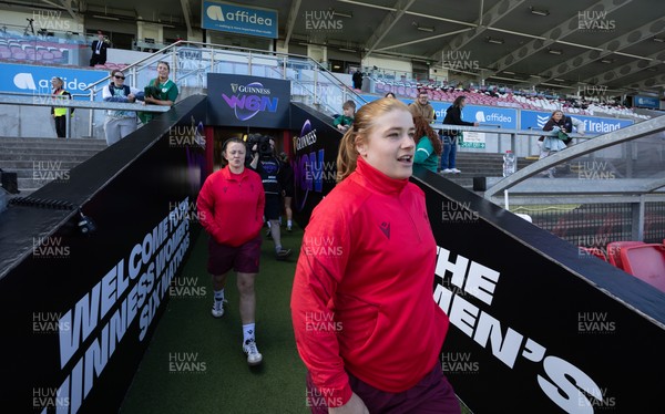 090526 - Ireland v Wales, 2026 Guinness Women’s 6 Nations - Bethan Lewis of Wales arrives at the stadium