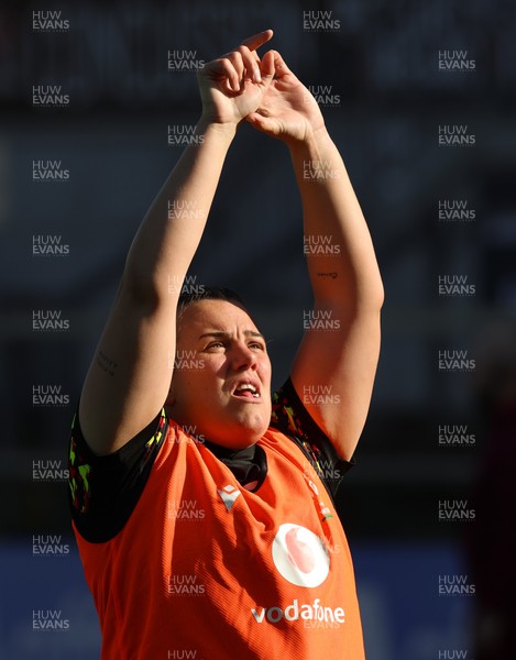 090526 - Ireland v Wales, 2026 Guinness Women’s 6 Nations - Carys Phillips of Wales during warm up