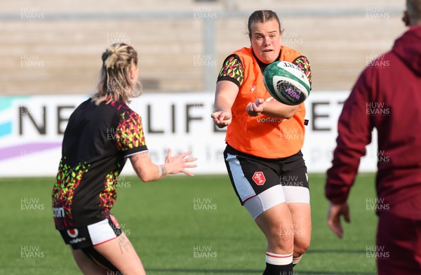 090526 - Ireland v Wales, 2026 Guinness Women’s 6 Nations - Carys Phillips of Wales during warm up