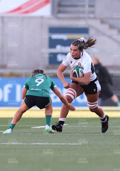 090526 - Ireland v Wales, 2026 Guinness Women’s 6 Nations - Bryonie King of Wales takes on Emily Lane of Ireland