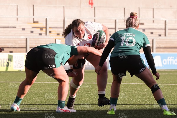 090526 - Ireland v Wales, 2026 Guinness Women’s 6 Nations - Gwenllian Pyrs of Wales charges for the line