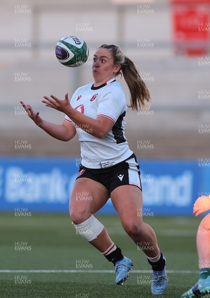 090526 - Ireland v Wales, 2026 Guinness Women’s 6 Nations - Freya Bell of Wales takes the ball 
