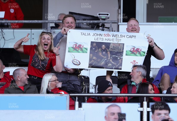 090526 - Ireland v Wales, 2026 Guinness Women’s 6 Nations - Natalia John of Wales has plenty of support on her 50th cap