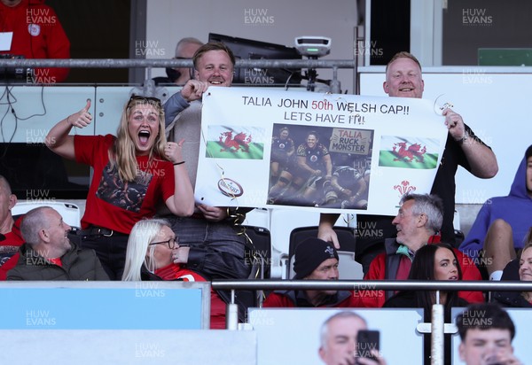 090526 - Ireland v Wales, 2026 Guinness Women’s 6 Nations - Natalia John of Wales has plenty of support on her 50th cap
