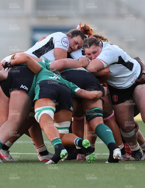 090526 - Ireland v Wales, 2026 Guinness Women’s 6 Nations - Branwen Metcalfe of Wales and Gwenllian Pyrs of Wales drive forward