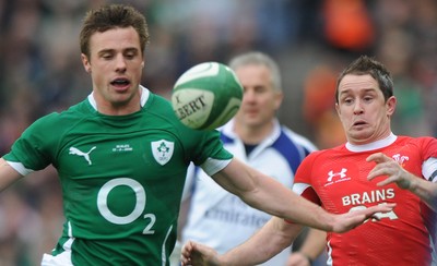 13.03.10 - Ireland v Wales - RBS Six Nations 2010 - Shane Williams of Wales takes on Tommy Bowe of Ireland. 