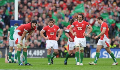 13.03.10 - Ireland v Wales - RBS Six Nations 2010 - Wales players look dejected. 