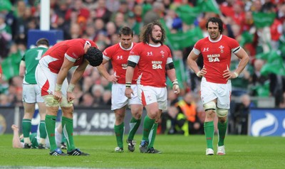 13.03.10 - Ireland v Wales - RBS Six Nations 2010 - Wales players look dejected. 