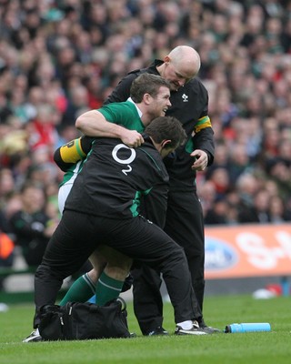13.03.10 Ireland v Wales... Ireland's Gordon D'Arcy leaves the field injured. 