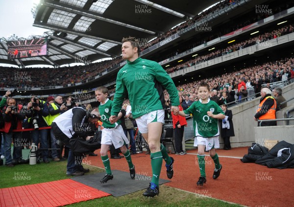 13.03.10 - Ireland v Wales - RBS Six Nations 2010 - Brian O'Driscoll of Ireland runs out to win his 100th cap. 