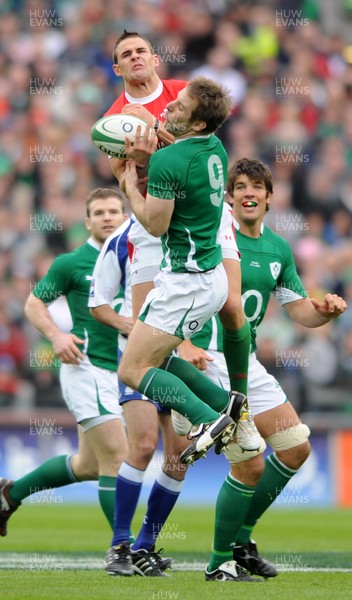 13.03.10 - Ireland v Wales - RBS Six Nations 2010 - Lee Byrne of Wales and Tomas O'Leary of Ireland compete for high ball. 