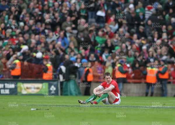13.03.10 Ireland v Wales... Wales Shane Williams at the final whistle. 