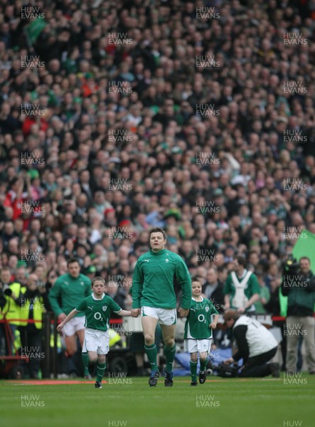 13.03.10 Ireland v Wales... Ireland's Brian O'Driscoll leads out the team. 