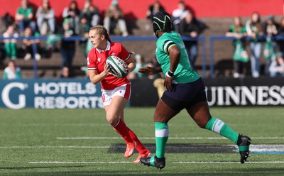 130424 - Ireland  v Wales, Guinness Women’s 6 Nations - Hannah Jones of Wales looks to break