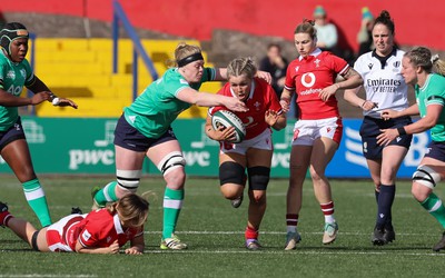 130424 - Ireland  v Wales, Guinness Women’s 6 Nations - Alex Callender of Wales looks to break away