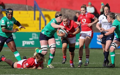 130424 - Ireland  v Wales, Guinness Women’s 6 Nations - Alex Callender of Wales looks to break away