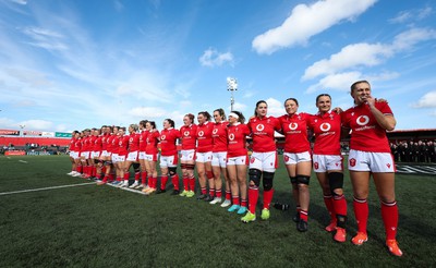 130424 - Ireland  v Wales, Guinness Women’s 6 Nations -The Wales team line up for the anthems at the start of the match