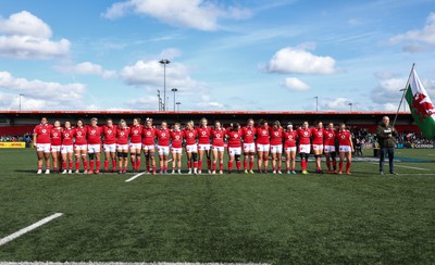 130424 - Ireland  v Wales, Guinness Women’s 6 Nations -The Wales team line up for the anthems at the start of the match