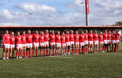 130424 - Ireland  v Wales, Guinness Women’s 6 Nations -The Wales team line up for the anthems at the start of the match