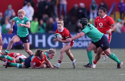 130424 - Ireland  v Wales, Guinness Women’s 6 Nations - Keira Bevan of Wales looks to break away