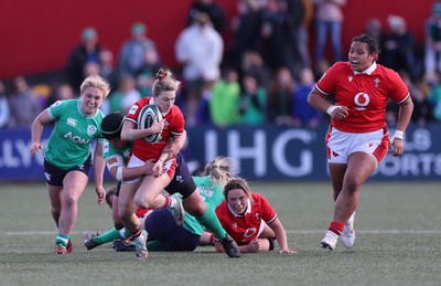 130424 - Ireland  v Wales, Guinness Women’s 6 Nations - Keira Bevan of Wales looks to break away