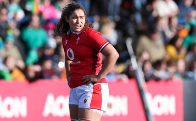 130424 - Ireland  v Wales, Guinness Women’s 6 Nations - Gwennan Hopkins of Wales