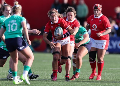 130424 - Ireland  v Wales, Guinness Women’s 6 Nations - Georgia Evans of Wales charges forward